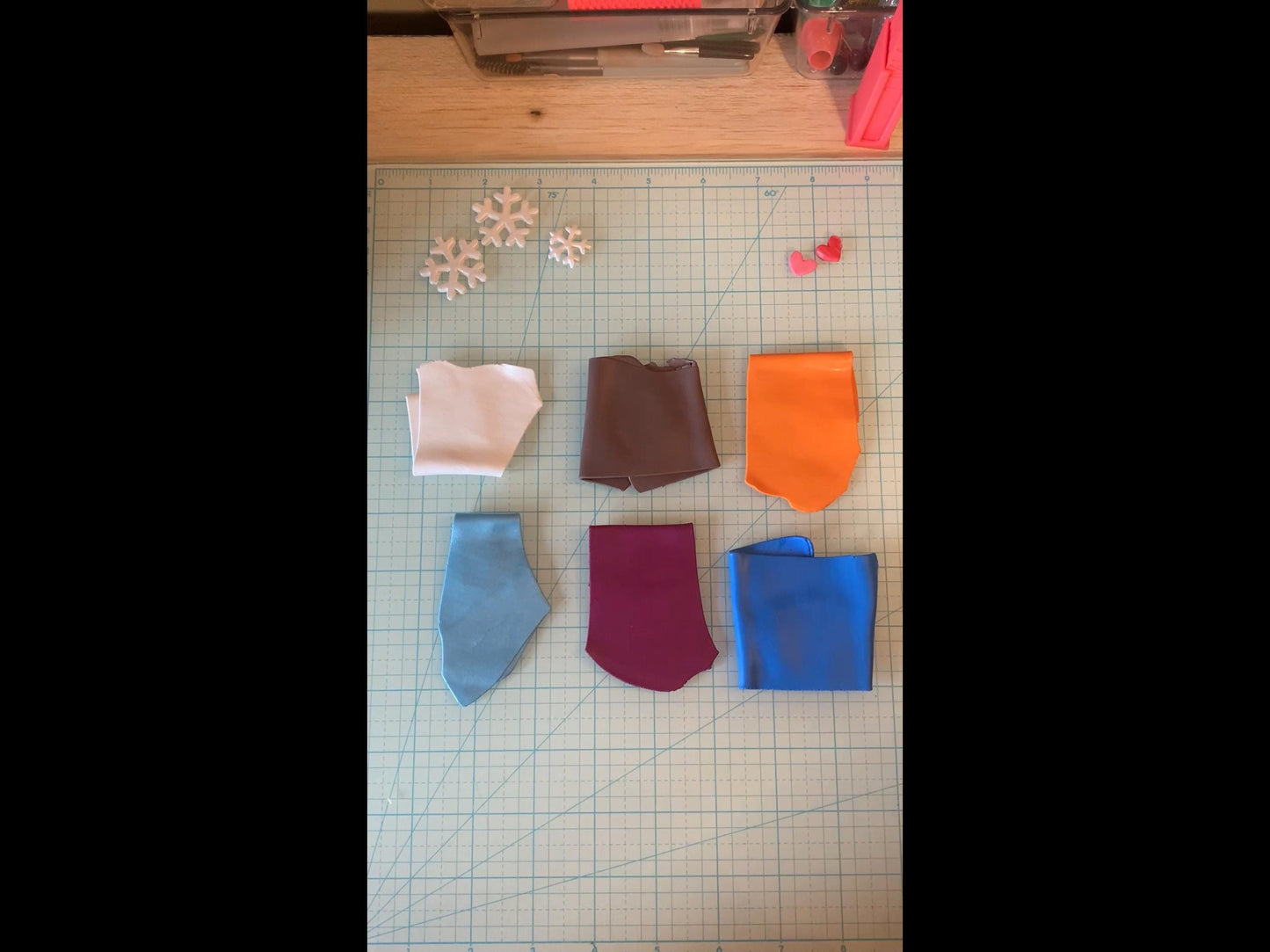 Holiday Color Recipes for use with Sculpey Premo clay (Digital), with Disney inspired FROZEN Color recipe pack. Plus 5 BONUS recipes